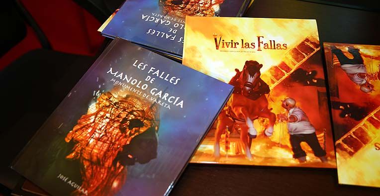 “Vivir las Fallas” i “Les falles de vareta”, 2 obres imprescindibles